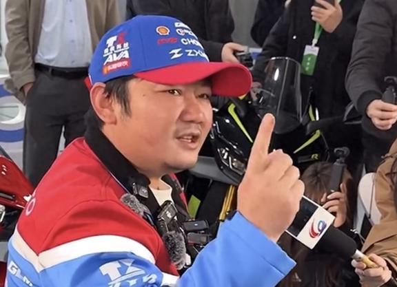 张雪一个操作让职工不舍得辞职