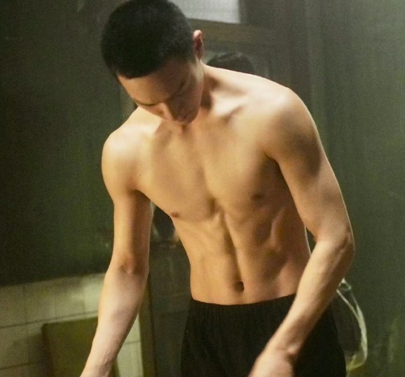 李昀锐曾瘦到124斤 被粉丝簸弄 “太瘦了”