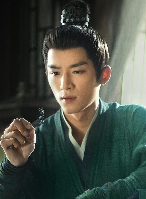 定风云当天开播 王星越新剧对决杨洋《凡东谈主修仙传》