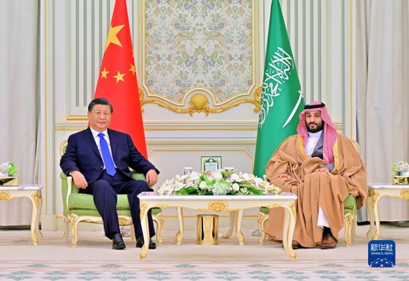 Presiden Xi Jinping dan Pangeran Arab Saudi Adakan Pembicaraan