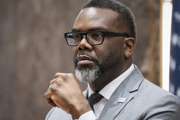 特朗普就芝加哥两起枪击案发声 大规模犯罪和骚乱