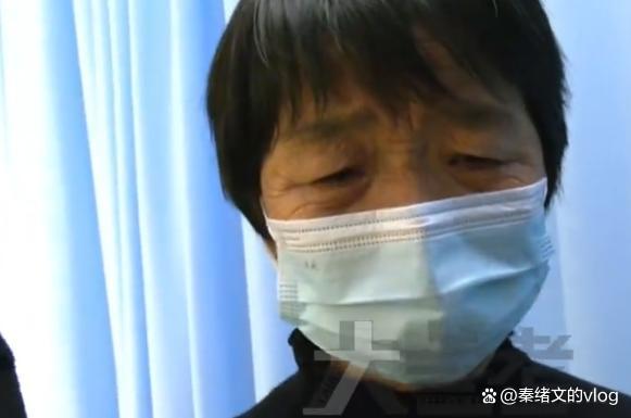 孙子患白血病奶奶忍泪谎称肚子疼