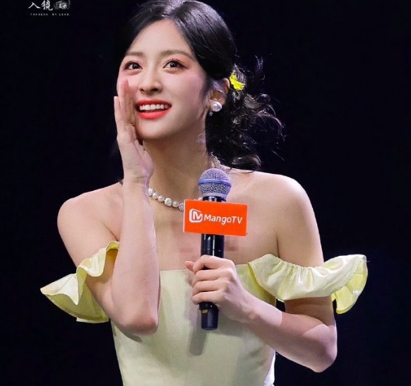 内娱特种兵沈月 连夜拍戏实现又插足了线下举止