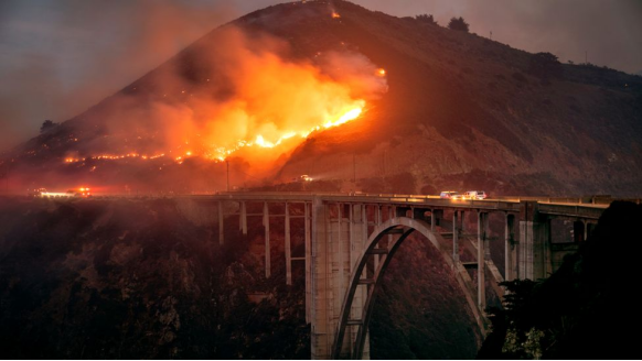 《永久免费计划软件官方下载_大规模山火席卷美国加州沿岸》