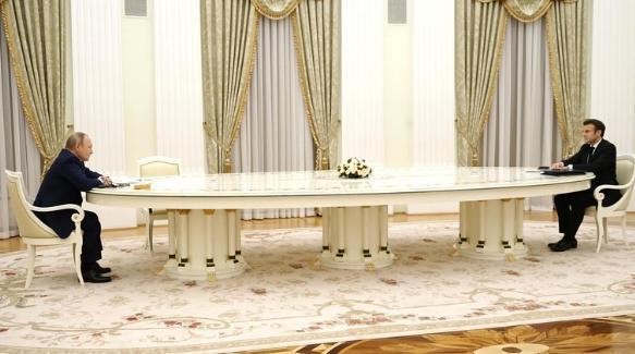 克宫回应法国总统外交顾问被曝访俄 重启对话尝试