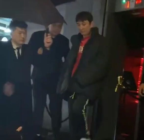 王思聪前往成都度假 被曝专程从北京托运300万超跑