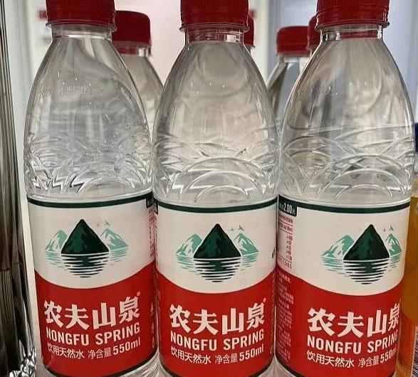 农夫山泉重发20条辟谣声明！此前钟睒睒喊话张一鸣“谈歉”！包装饮用水大跌…