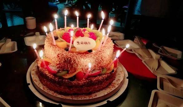 没参加同事生日宴要被罚款？提出如此要求就是职场权力霸凌