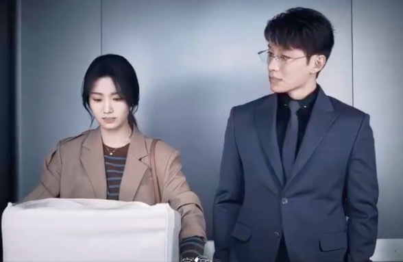 任宥纶问代旭能不能帮他按电梯 代旭秒接梗