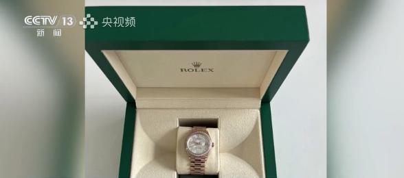 高管開6輛保時捷不敢停公司，還送情婦現(xiàn)金,、奢侈品,！