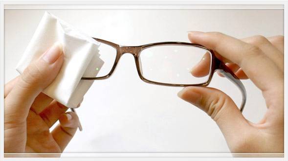 才知道眼镜不能用卫生纸擦 会造成一定损伤