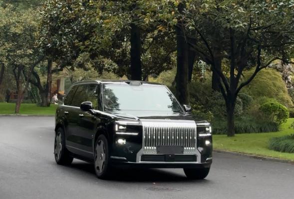 杭州一男子结婚 兄弟随礼极氪9X 豪车贺礼引关注