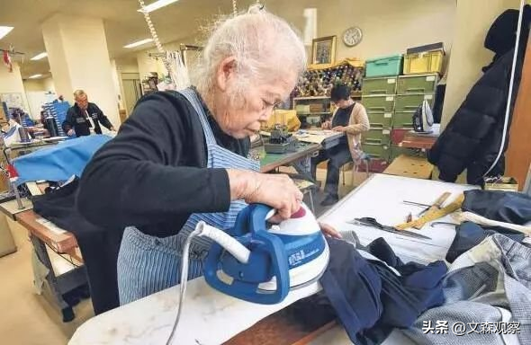 新加坡：鼓励60岁以上老人继续工作，员工年龄越大，公司补贴越多