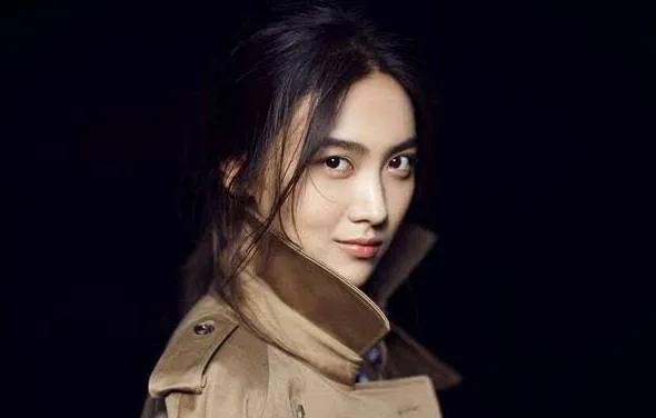 杨紫犯迷糊超可爱 拿过期6年的啤酒招待闺蜜 罗昱焜发文“控诉”杨紫引热议！