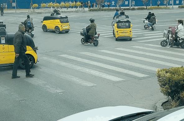 1公里1块钱的无人出租车你敢坐吗 武汉街头的自动驾驶挑战