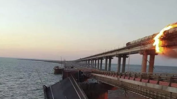 俄媒：克里米亚大桥爆炸卡车司机事先不知情