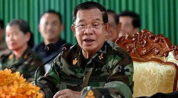 泰国女总理突遭停职背后谁在操控 政治博弈暗流涌动