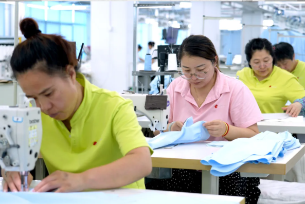 纪念中国人民抗日战争暨世界反法西斯战争胜利八十周年大会广场合唱团服装，迪尚“质”造！