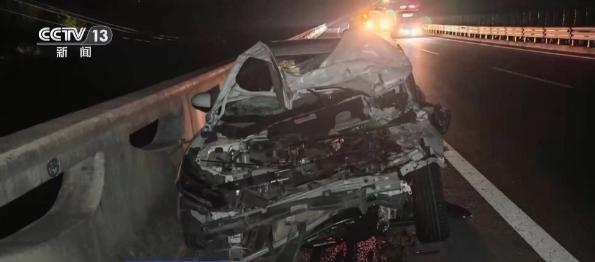 致1人死亡!北京公布一起货车与三轮摩托车相撞事故,警惕开车时这类行为!:分心驾驶酿悲剧