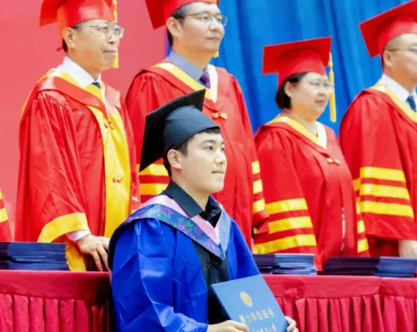 梁靖崑现为北影体育教研室副教授 世界冠军转型教师