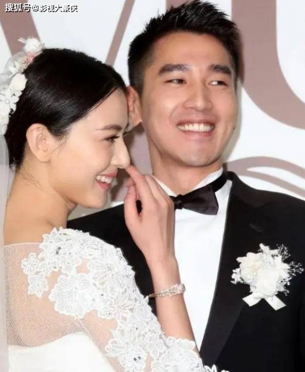 演员于小伟：和高圆圆分手后，转头娶平凡妻子，现在怎么样了？