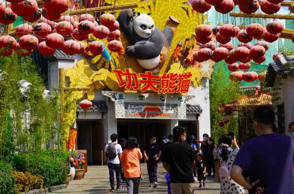 ▲环球影城内，有全球首个以“功夫熊猫”为主题的景区，也是唯一一个全室内景区。新京报记者 马瑾倩 摄