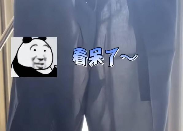 学生吐槽军训校服薄且透光 校方回应：已经上报领导