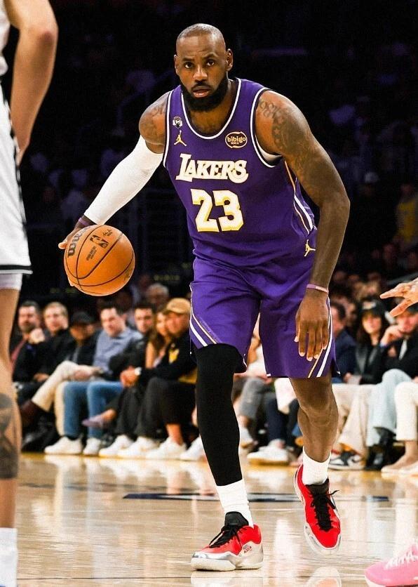 东契奇41+8 湖东说念主险胜篮网 湖东说念主延续连胜势头