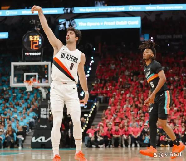 杨瀚森季后赛篮板破8年荒