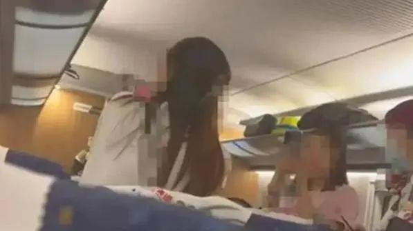 罗翔声援高铁被打女孩：正当防卫与互殴核心区别是“正对不正”
