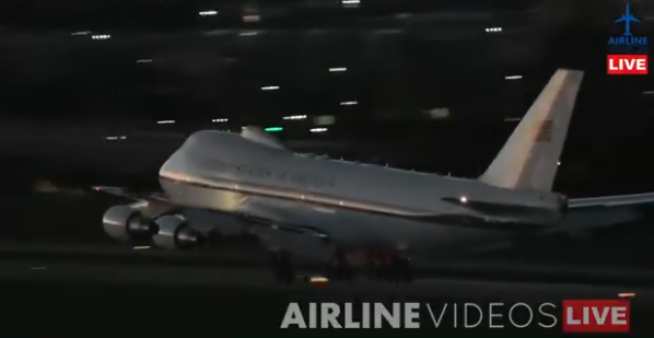 “末日飞机”罕见现身洛杉矶机场，五角大楼回应