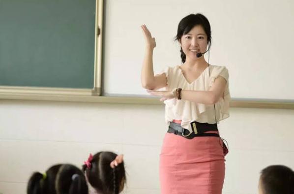 教师因点外卖被家长举报 正常批评都不敢了？