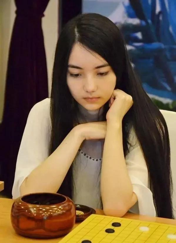 围棋界天才美少女 论颜值她真没怕过谁！