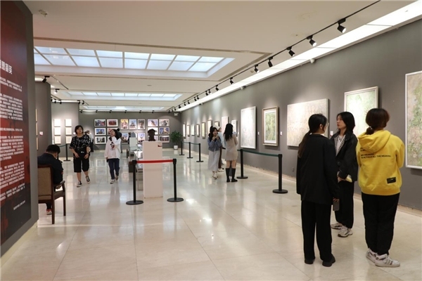 鲁迅美术学院推介艺术家文献展在美术馆正式开展