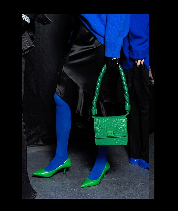 跟着范冰冰学穿搭 时装周最时髦“闪耀蓝”系列限量发售