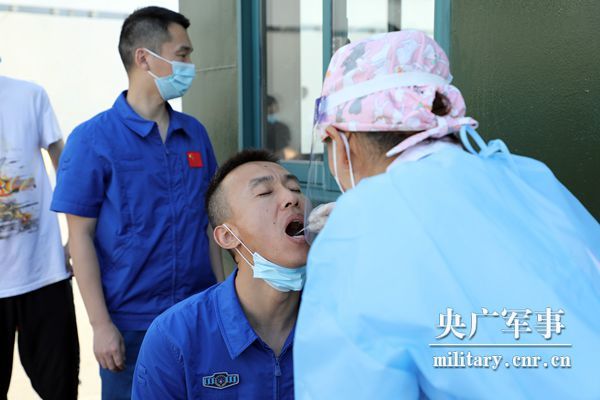 远望5号船再度起航执行海上测控任务