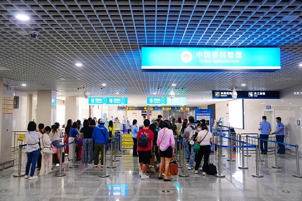 恩施边检站高效保障恩施航空口岸首条国际航线顺利启航