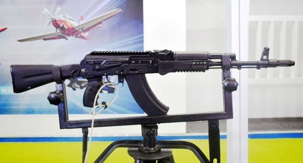 印度为何采购数十万支AK-203突击步枪