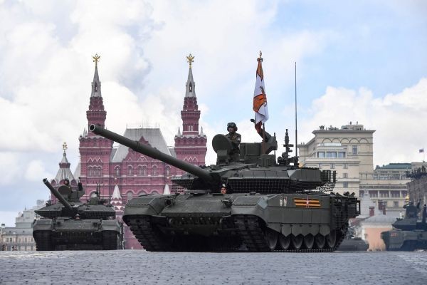 俄国防部接收T-90M坦克 具备极高机动性