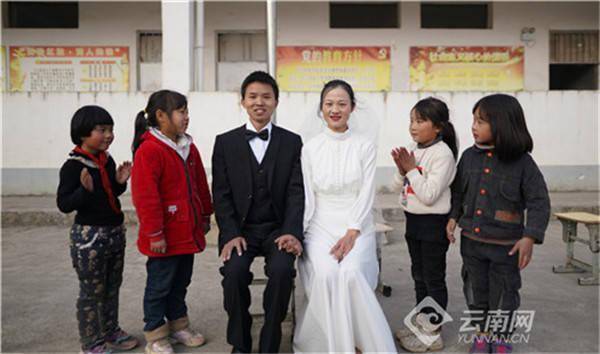 优秀学生每人奖励一头小猪 云南这所乡村小学走红 