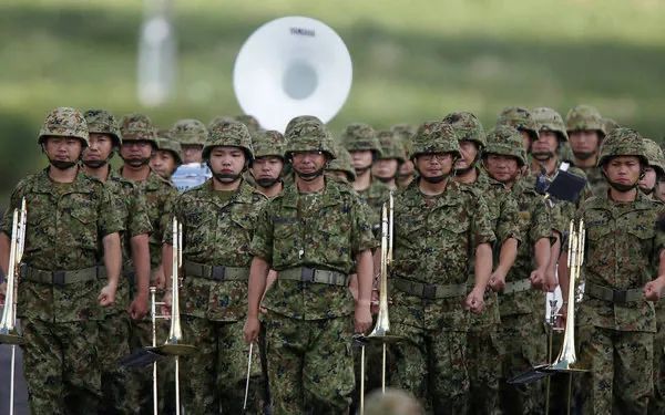 日德大幅增加军费 金一南：警惕军国主义死灰复燃