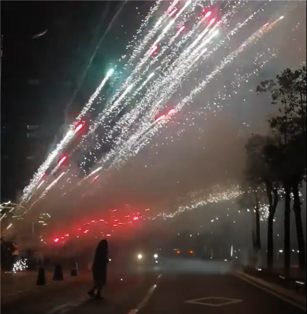 全国多地放开：网红“加特林”价格暴涨十倍 花炮之乡卖断货