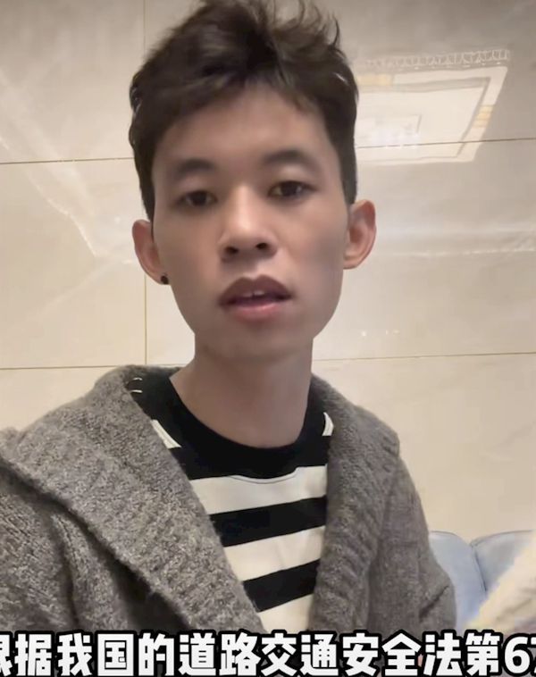 骑摩托强上高速被拦！网红苏乞儿发文道歉：呼吁文明骑行
