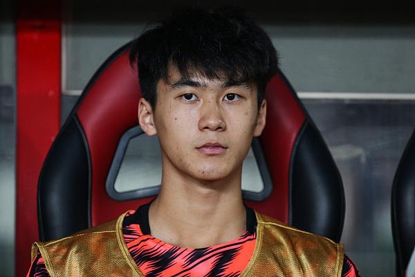 国足临时借调吴少聪 男足亚运队再战新西兰U22队前补课 首发阵容公布 吴少聪迎来首秀！