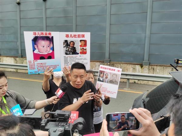 杜小华谈孙卓被拐案：希望人贩子得到严惩 “吴某龙不死 人贩子不绝”