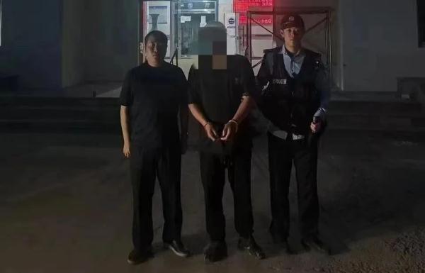 唐山开平警方劝降7名逃犯 涉嫌交通肇事、开设赌场等犯罪活动