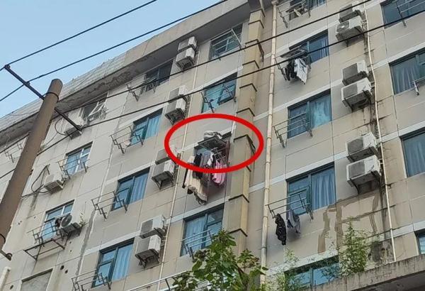 合肥一女子从6楼坠落 危机时刻消防救援人员出手了