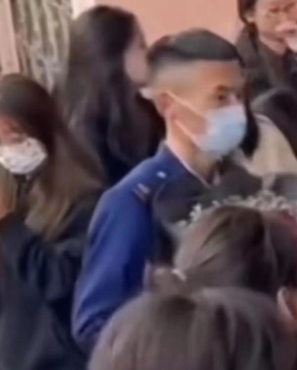 男子进校表白疑冒充消防员 广西消防官方账号曾在评论区表示，“已经报警处理了”
