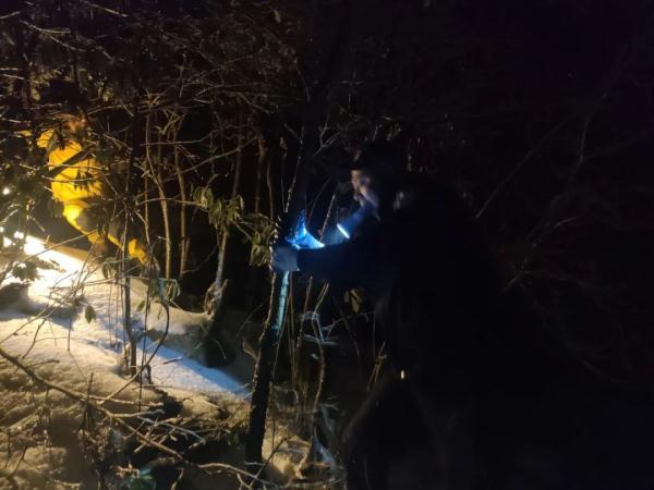 元宵夜，来杭小情侣滑向一高山峭壁……