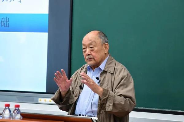 那位90多岁仍一站到底的院士走了 一生为国“听海”